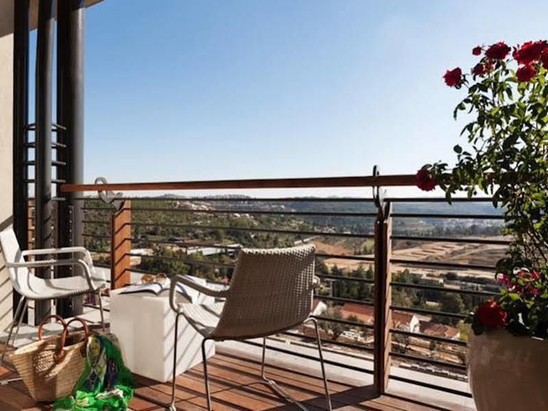 Cramim By Isrotel Exclusive Kiryat Anavim Bagian luar foto A balcony