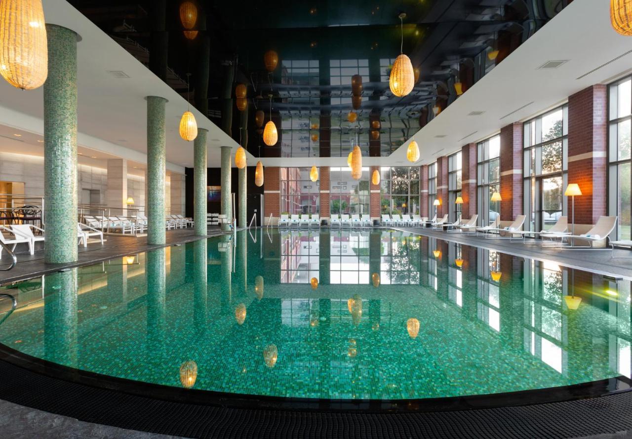 Cramim By Isrotel Exclusive Kiryat Anavim Bagian luar foto The swimming pool at the Mandarin Oriental